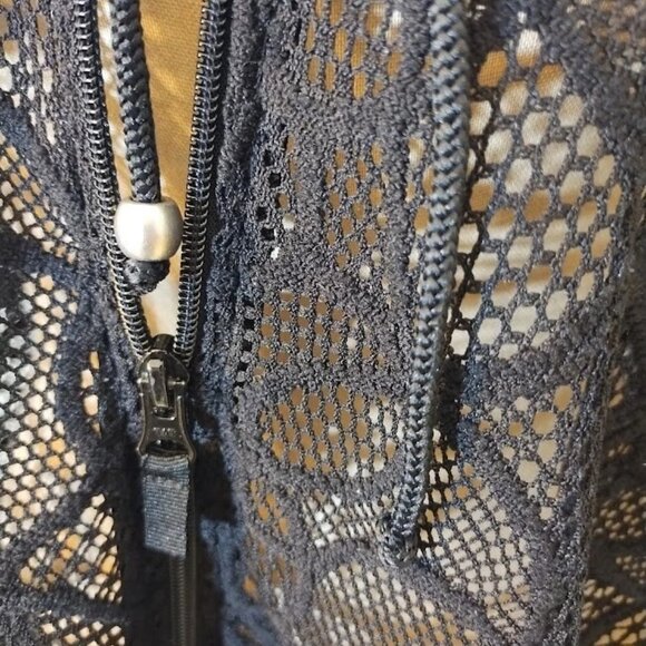 Catherine’s Black Beach Swimsuit Cover Up Sheer 2x 22/24w Zip Up Hooded Womens - Picture 6 of 10